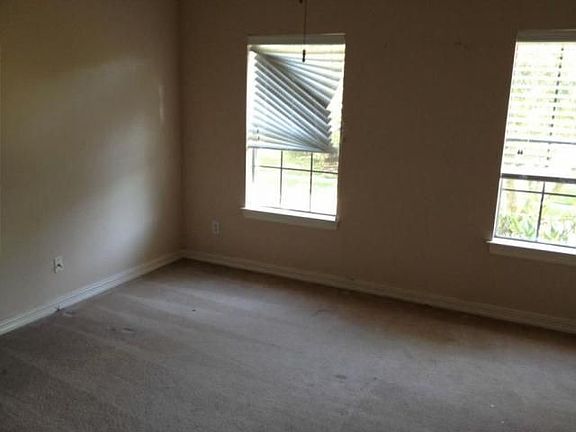 3rd image of 4710 Abingdon Ct