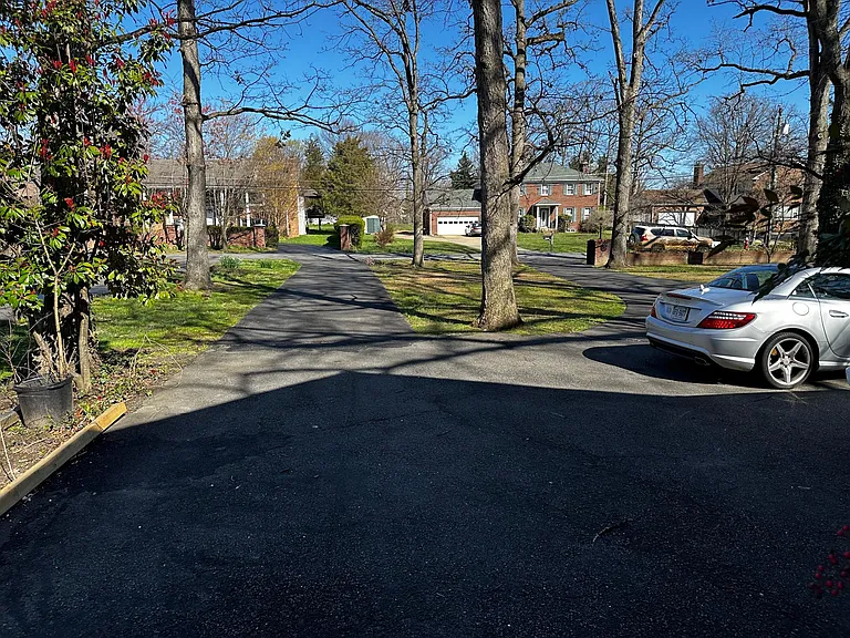 6012 Bush Hill Dr — Photo 35