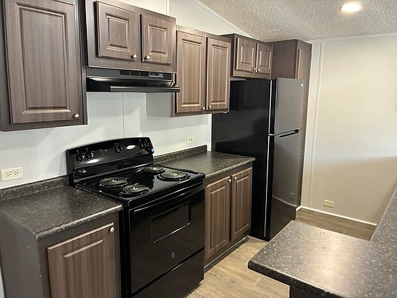 3rd image of 2621 Jeffersonville Rd #27