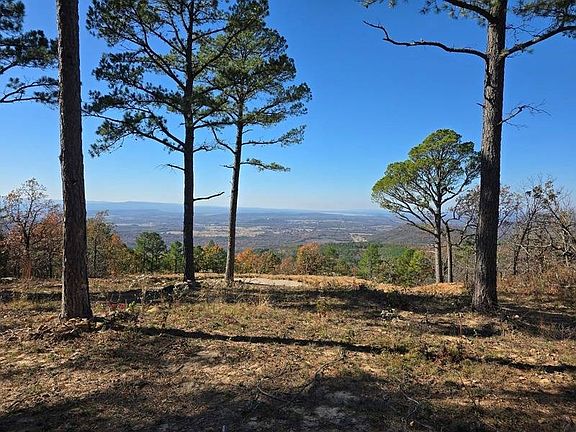 3rd image of 918 Round Mountain Rd