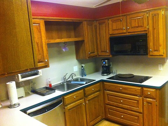 3rd image of 625 Crawshaw Ln
