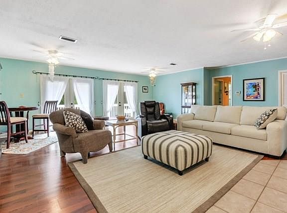 2nd image of 202 Oak Ave