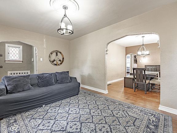 5th image of 5351 Winona Ave