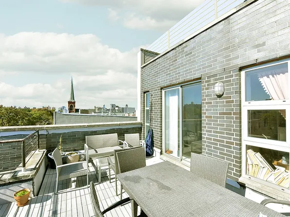 223 Maujer St APT 4A, Brooklyn, NY 11206