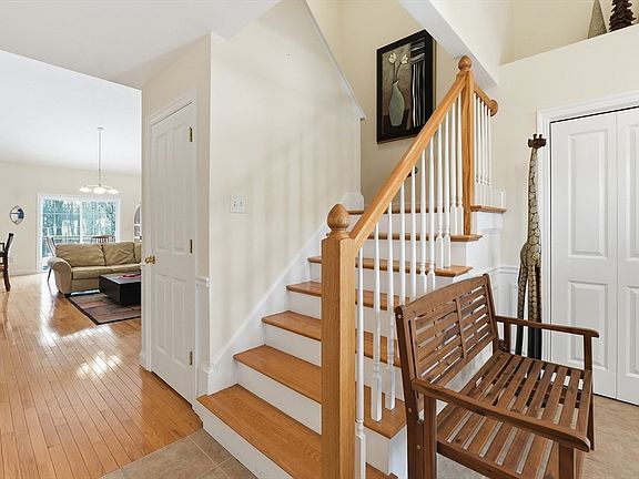 3rd image of 100 Horne Way Unit 100