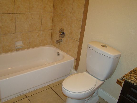 4th image of 11566 NW 39th St #0