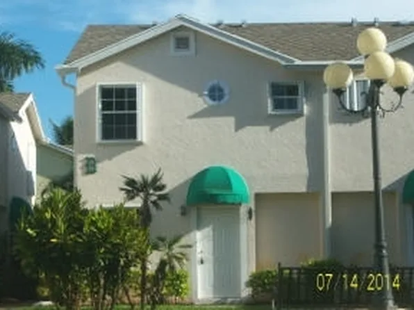 372 Waterside Dr, Hypoluxo, FL 33462