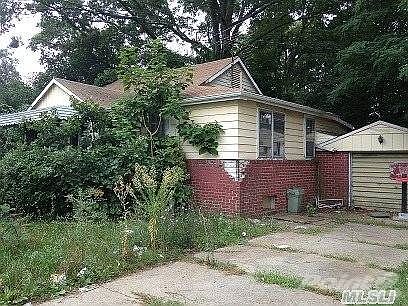 2nd image of 373 Beachview St