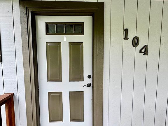 5th image of 104 Sunset Dr