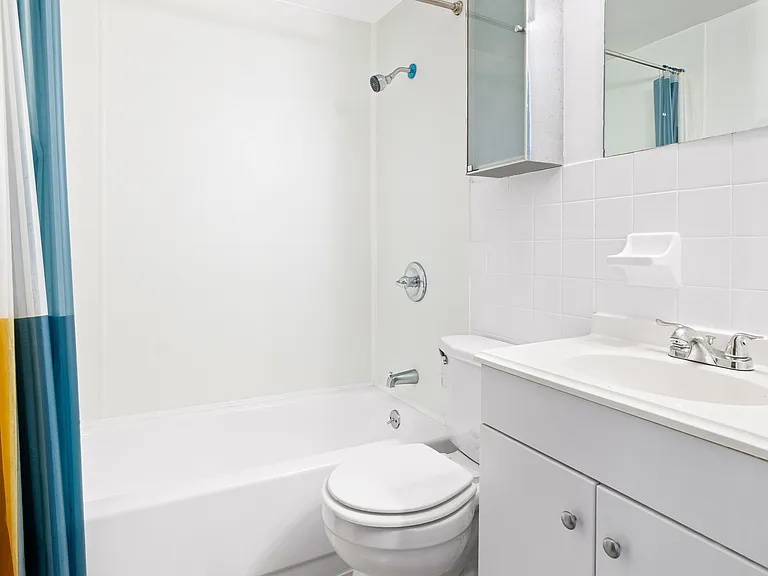 305 E 105th St #5D — Photo 4