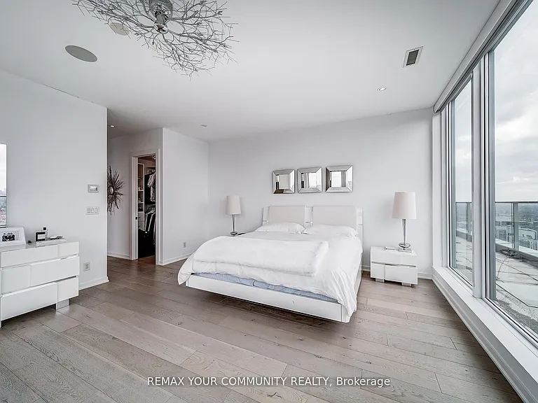 150 E Liberty St #Penthouse 2 — Photo 19