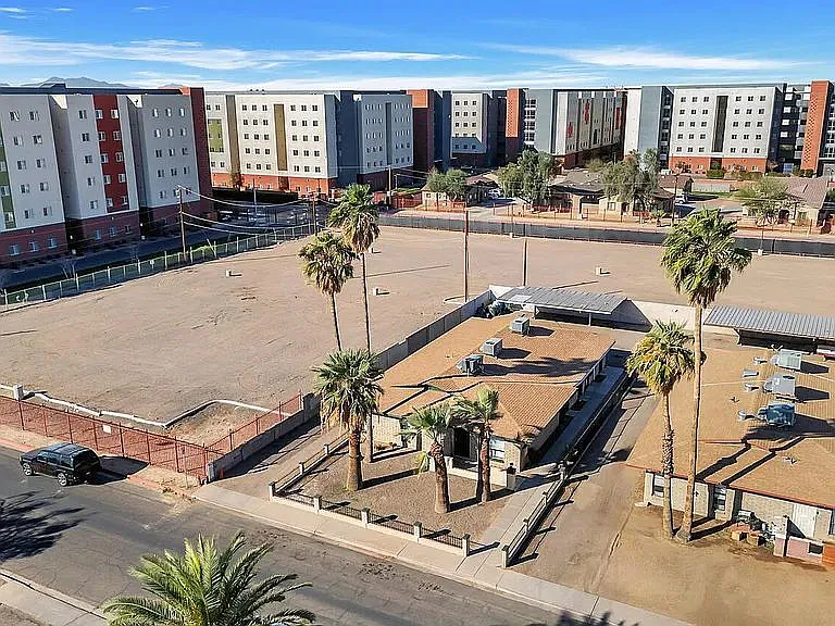 2 bed, 1.0 bath, 750 sqft, $1,095 — Photo 2