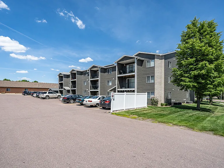 Prairie Winds Apartments — Photo 8