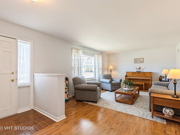 3rd image of 636 Garys Dr