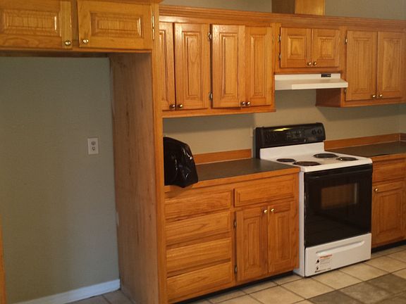 3rd image of 1304 Wisteria Ln