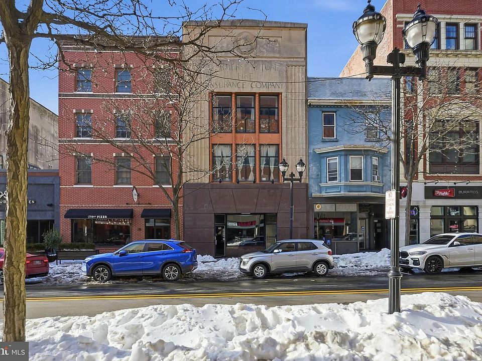 1st image of 833 N Market St
