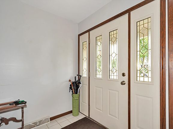 3rd image of 120 Strawberry Ln
