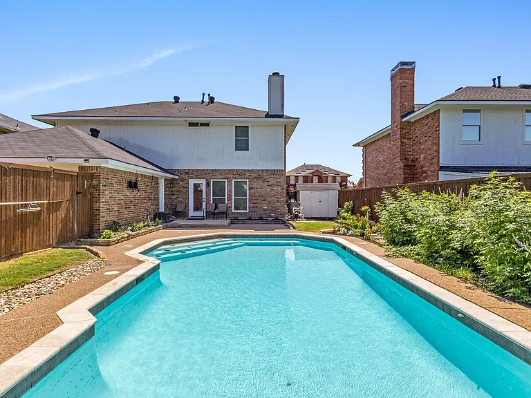 6906 Graham Dr — Photo 22