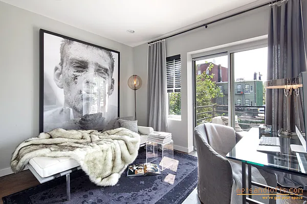 Sold by aptsandlofts.com | media 25