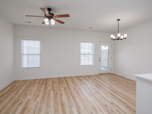 3rd image of 7437 Russellville Rd #712