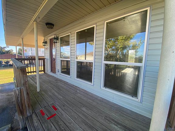 3rd image of 303 Rose Mary Ave