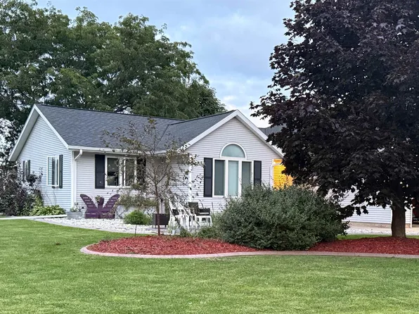 702 Carol Ln, Pulaski, WI 54162