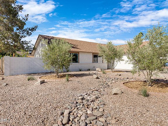 2nd image of 130 W SAN PEDRO Avenue
