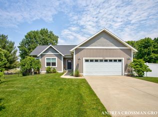 2633 Baldwin St, Jenison, MI 49428
