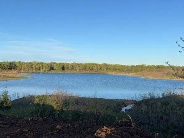 1914 Windfall Ave, Charles City, IA 50616