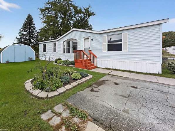 339 Brentwood Dr, Oxford, MI 48371