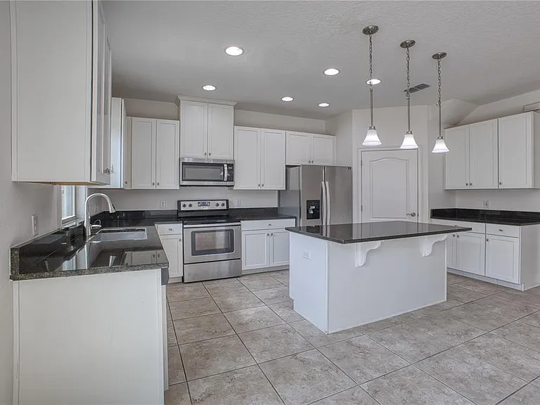 14025 Millington St — Photo 5