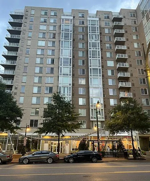 930 Wayne Ave #1108 — Photo 1