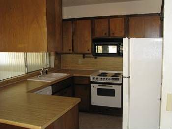 4th image of 2745 Forest Oaks Cir