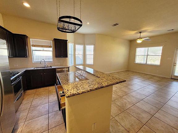 4th image of 13105 Southern Way Ln