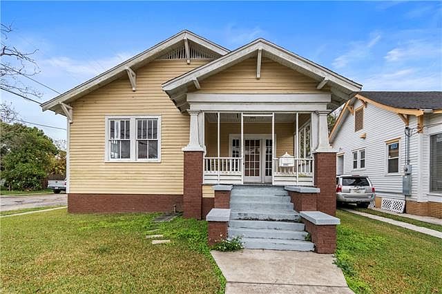 1st image of 2682 Wisteria St