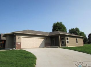 5100 E Villa Ridge St, Sioux Falls, SD 57110