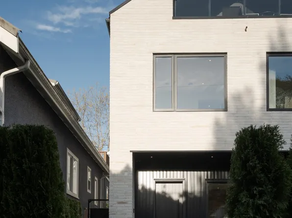 2256 Garden Dr, Vancouver, BC V5N 4X2