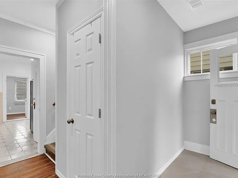 930 Church St #UPPER NO BSMT — Photo 3