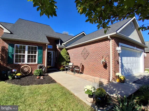 39 Augusta Ln, Martinsburg, WV 25405