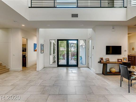 4th image of 94 Pristine Glen St