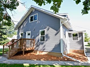 601 2nd St SE, Roseau, MN 56751