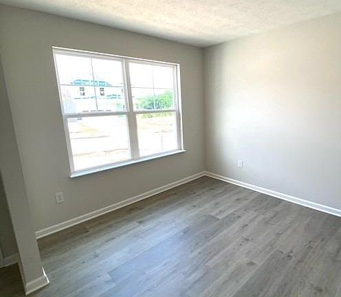 3rd image of 139 Ashburn Way