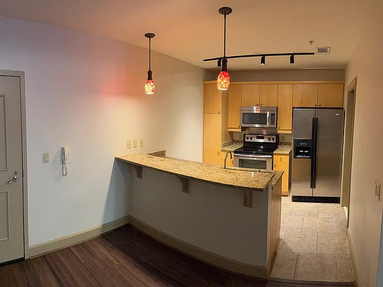 1040 Broadway St #218 — Photo 4