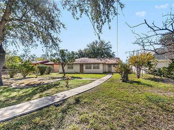 4th image of 1013 Pamela Dr