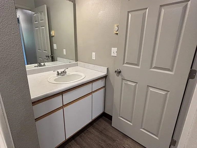 3015 W Stewart Ave — Photo 18