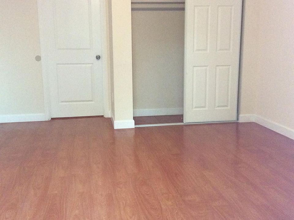 1st image of 2615 Meadowbrook Dr #1