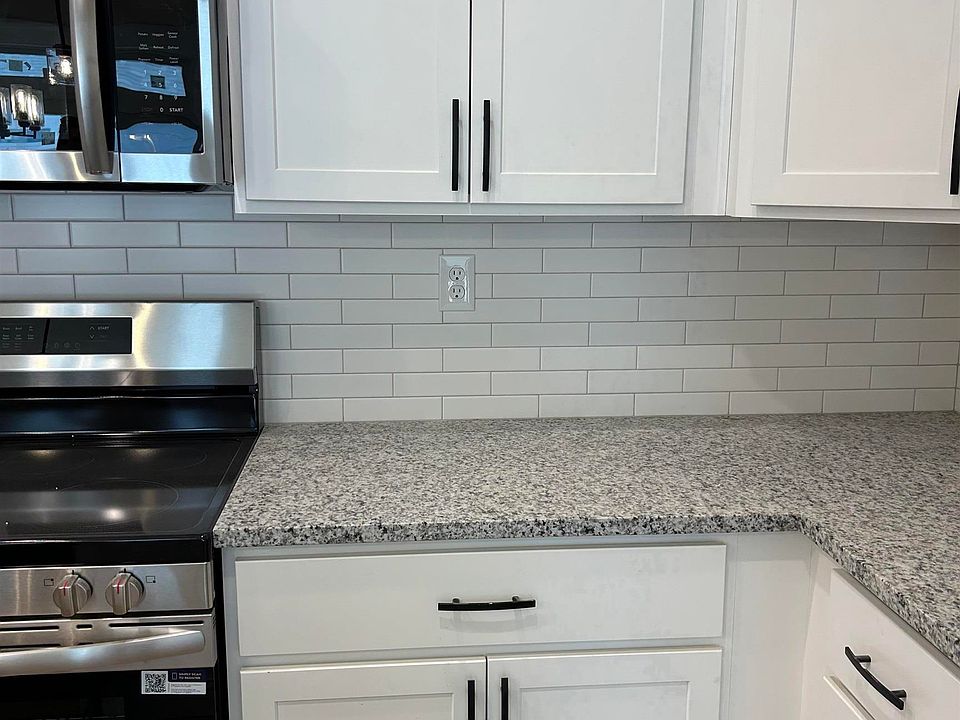 2nd image of 581 Tamarind Dr
