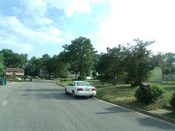 4th image of 539 Lowell St