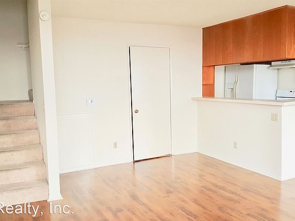 3rd image of 5309 Riverton Ave APT 2