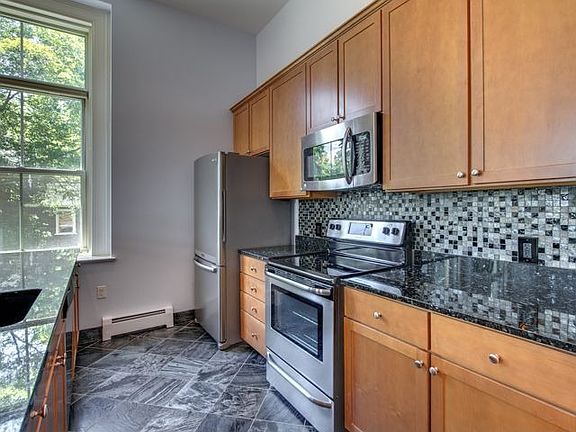 5th image of 145 Glenwood St Unit 308